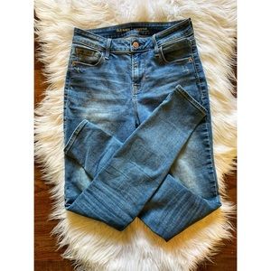 Old Navy Light Wash High-Rise Rockstar Jeans Sz 2